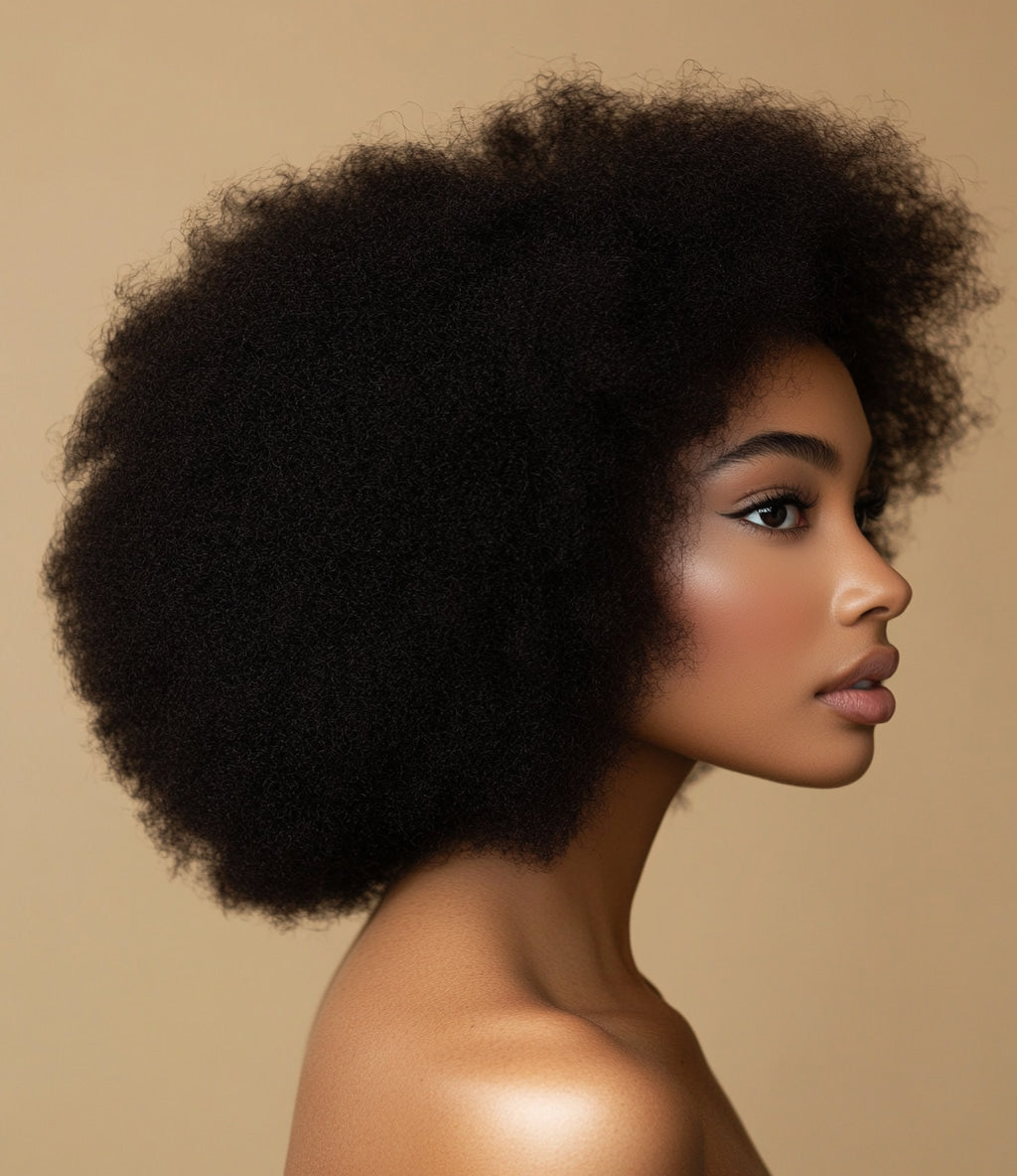 Femme avec cheveux crépus