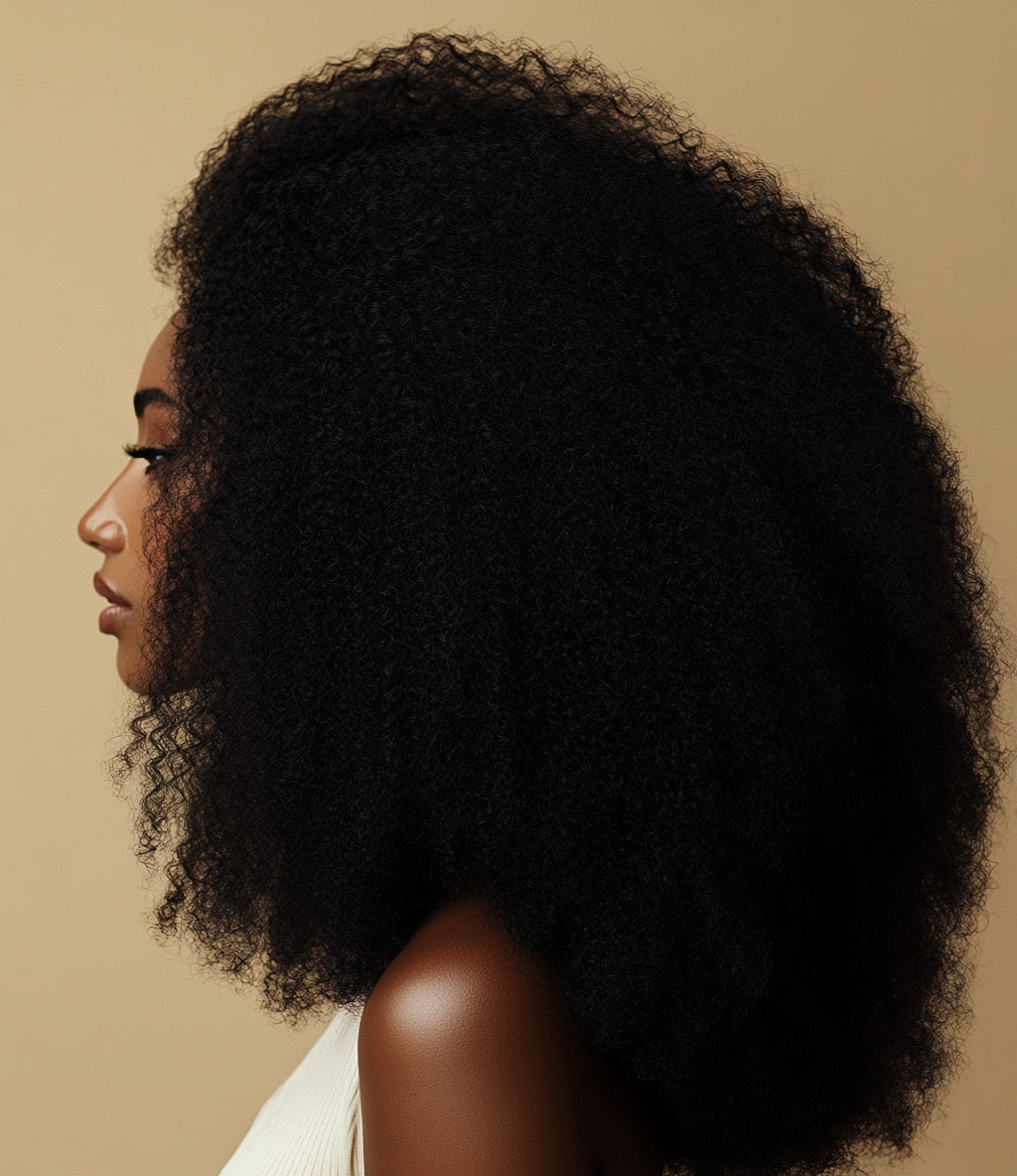 Femme avec des cheveux crépus